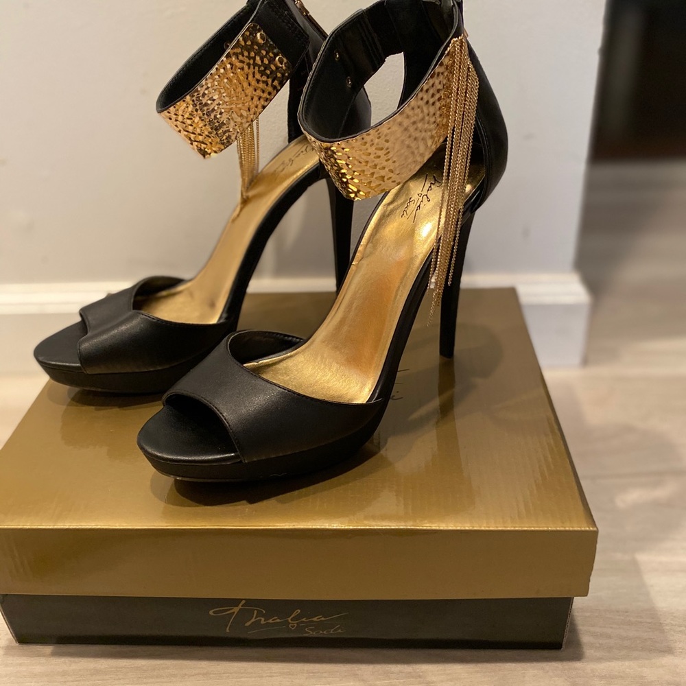 Thalia Sodi Amaliablk Black Gold Fringe Heel